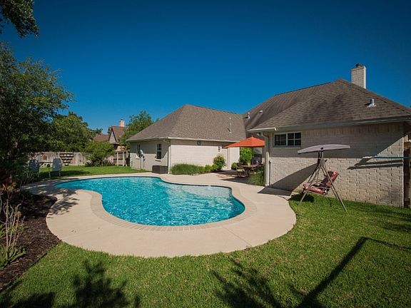 4th image of 729 Royal Adelade Dr