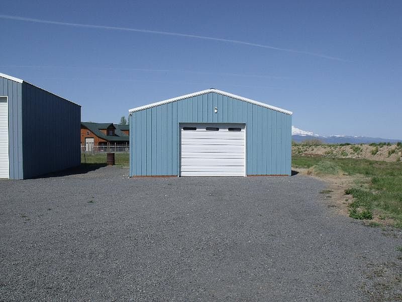 2nd image of 5680 SW Chinook Ln