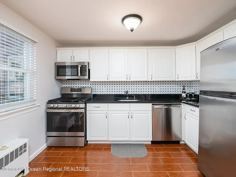 19 Manor Dr — Photo 6