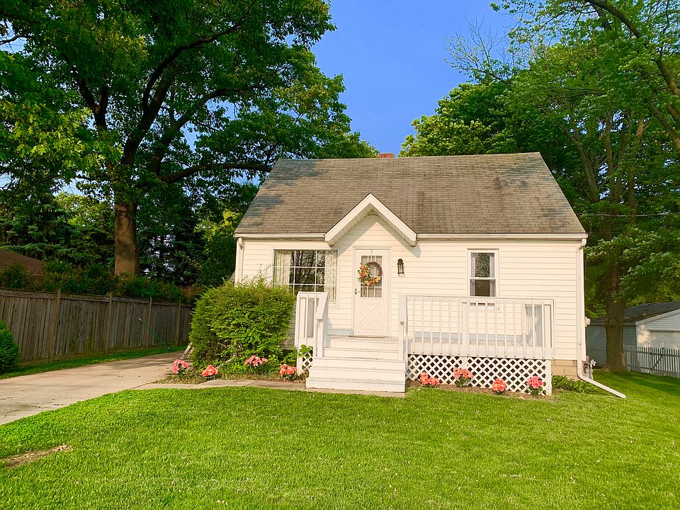 1st image of 5316 N Montclair Ave