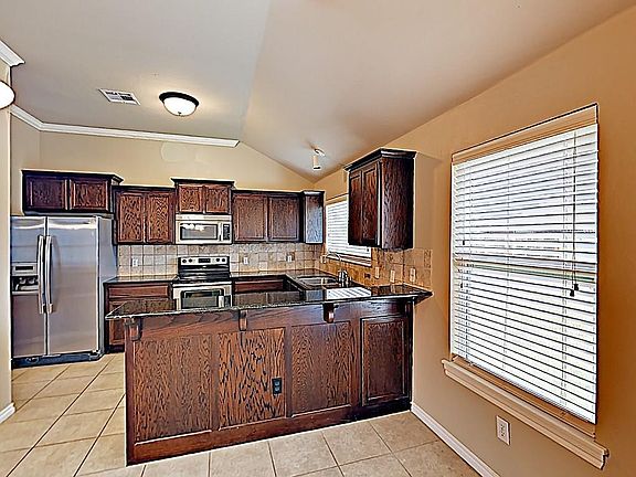 4th image of 1021 Harvest Dr