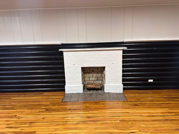 3rd image of 1520 E Custer St #B