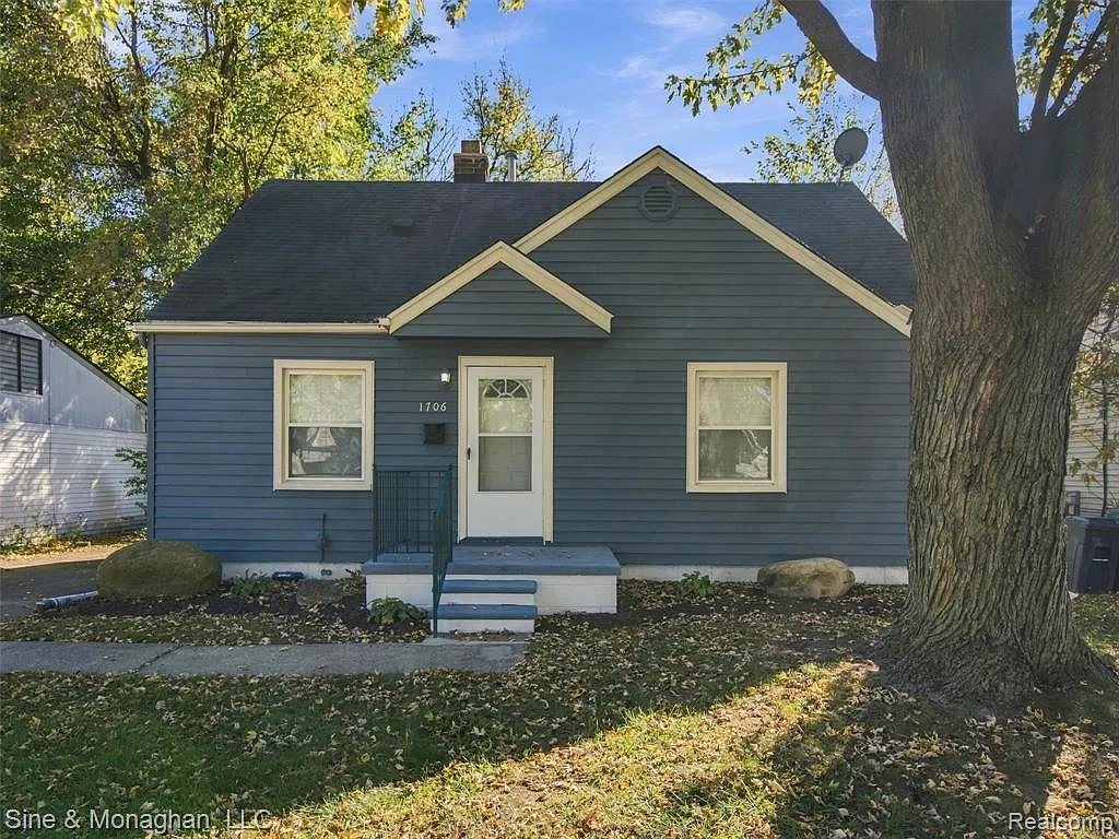 3 bed, 2.0 bath, 1123 sqft, $2,195 — Photo 1