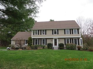 17 Oriole Rd, Medfield, MA 02052