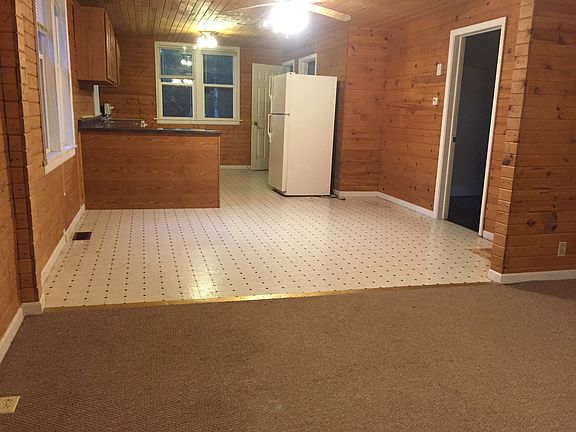 5th image of 107 4th Ave W