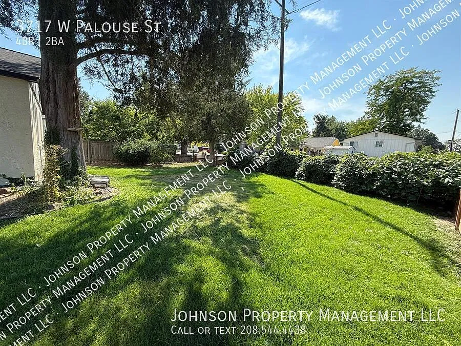 Spacious 4-Bedroom Home with Detached Office on Palouse. — Photo 4