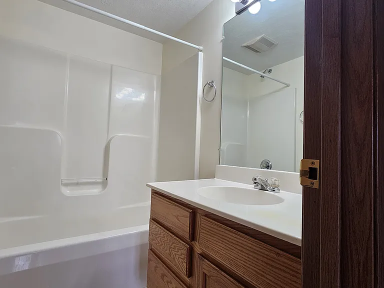 1381 Bergamont St — Photo 19