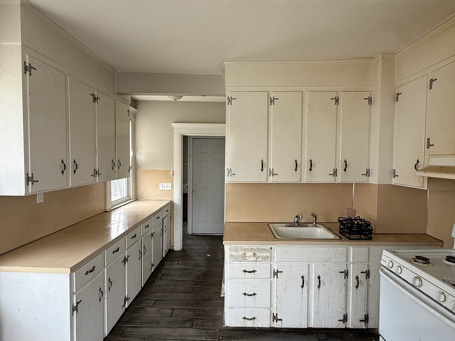 3 bed, $2,100 — Photo 4