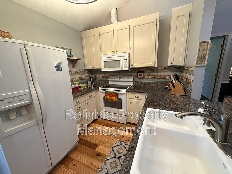3640 Mill Run — Photo 6