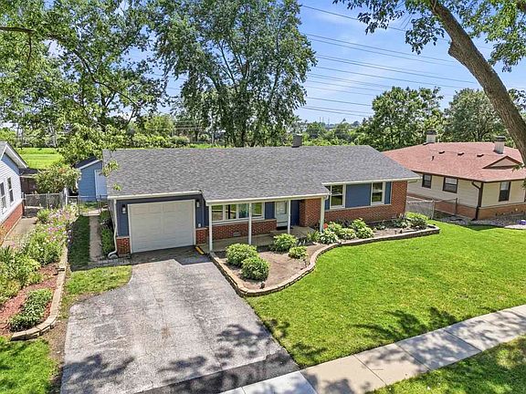 4th image of 391 Walnut Ln