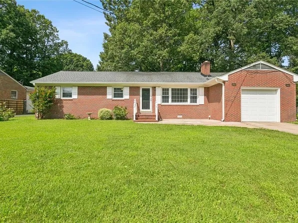 1815 Meadowview Dr, Yorktown, VA 23693