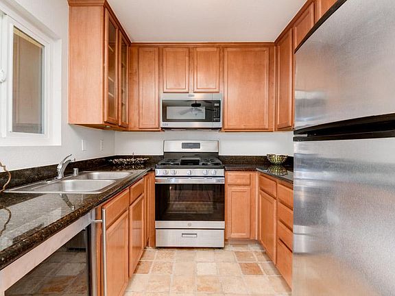 4th image of 526 Calle Montecito