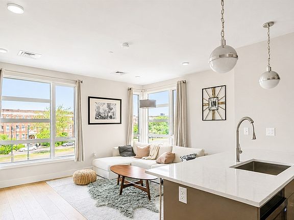 2nd image of 1650 Commonwealth Ave #302