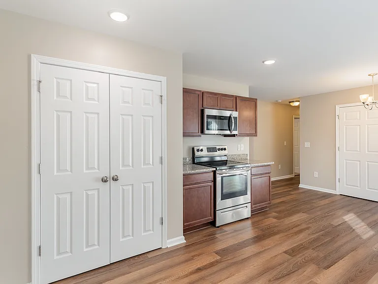 89 Forest Island Ave — Photo 6
