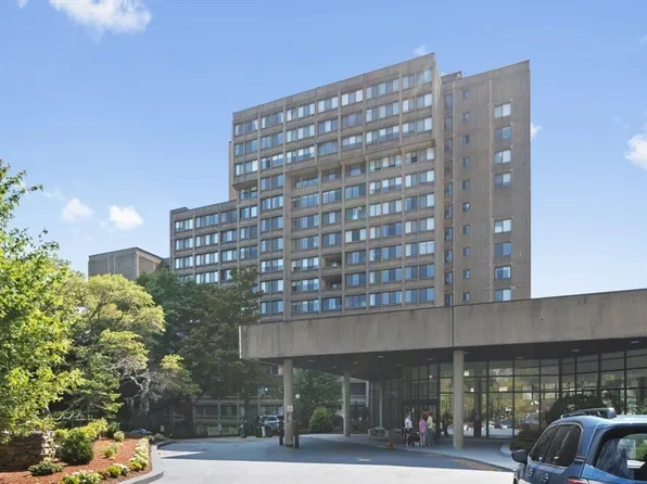 250 Hammond Pond Pkwy APT 707S, Newton, MA 02467