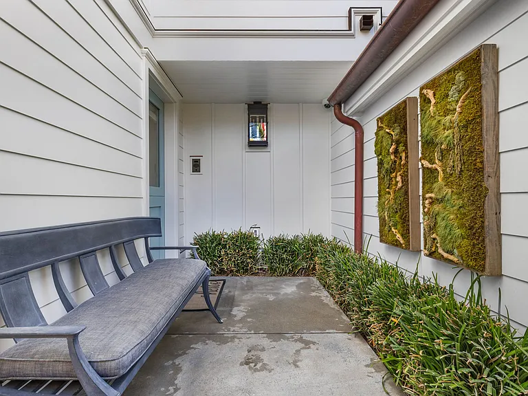 Entry way