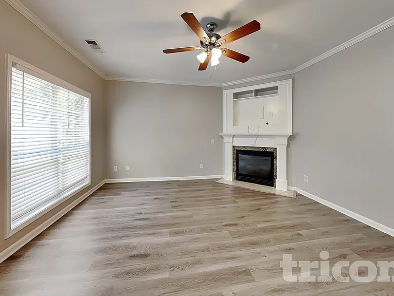 1219 Falls Creek Ct — Photo 2