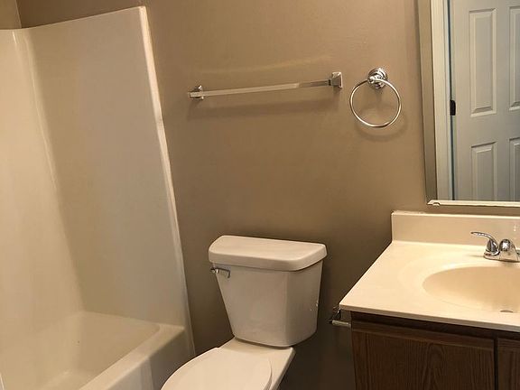 5th image of 60 Bridgewater Ct #8807356