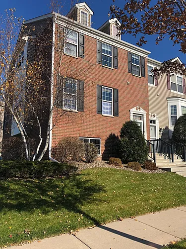 4711 Woodland Ave Photo 1