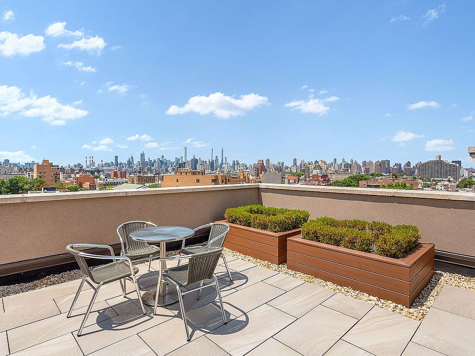 1st image of 2513 27th St #4D