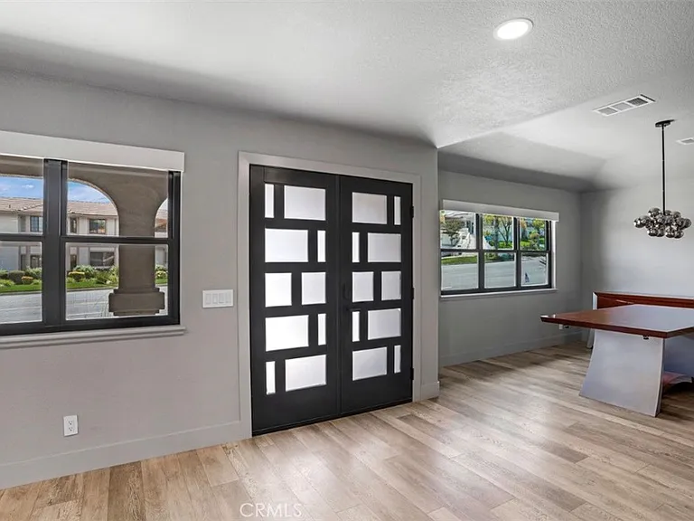 24050 Canyon Lake Dr N — Photo 5