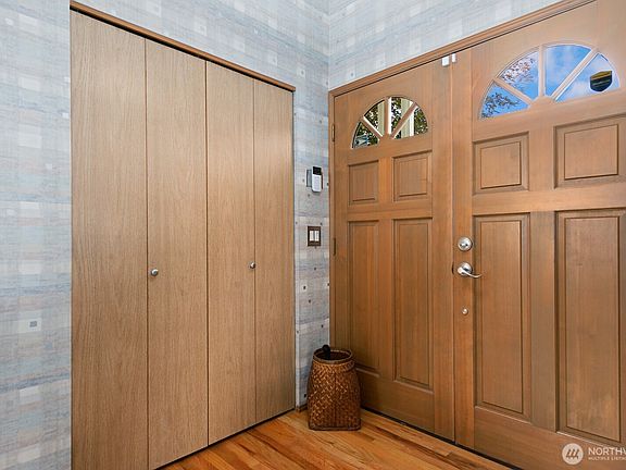 3rd image of 12728 102nd Avenue NE