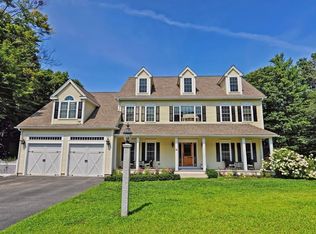 11 Hales Pond Ln, Wrentham, MA 02093