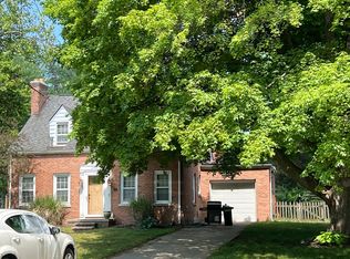 27451 Goldengate Dr W, Lathrup Village, MI 48076