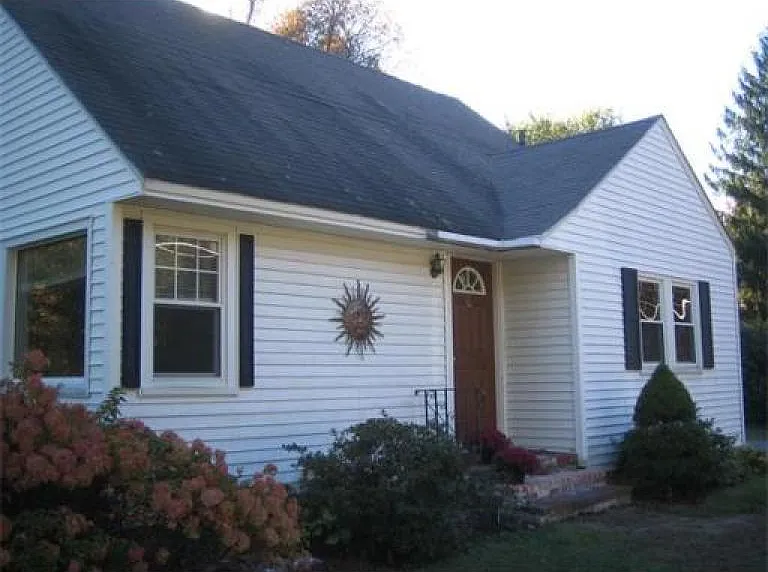 5 Rosewood Ave — Photo 1