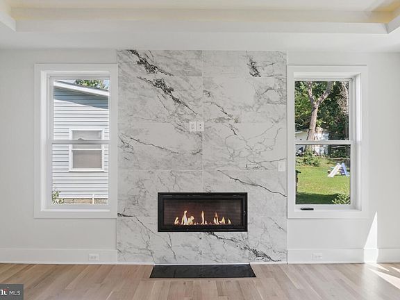 3rd image of 2729 Woodley Place Fls