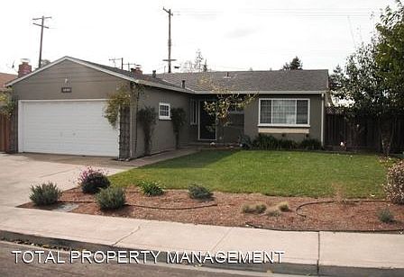1st image of 1820 Briarwood Dr
