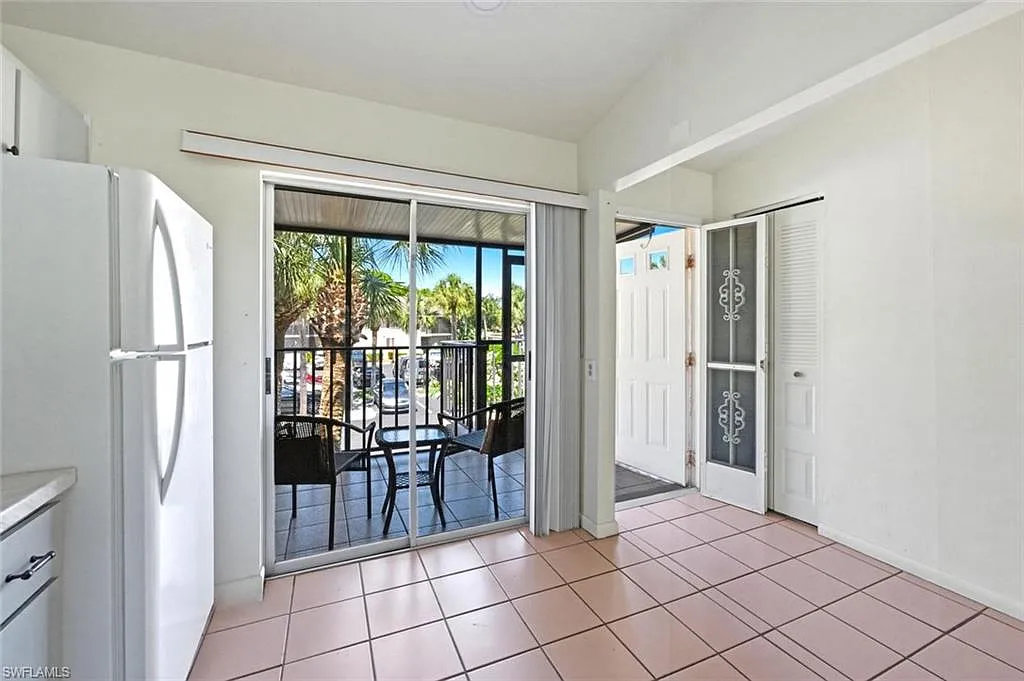 2 bed, 2.0 bath, 1246 sqft, $1,600 — Photo 4