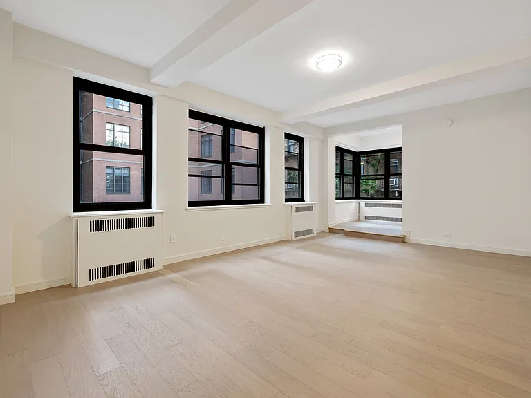 340 E 52nd St #6H — Photo 1