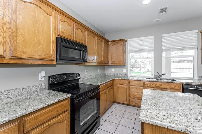 9865 Gallatin Ln — Photo 5