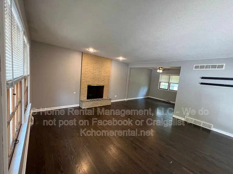 6708 W 71st Ter — Photo 12