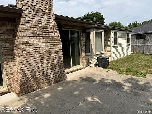 5th image of 15012 Congress Dr