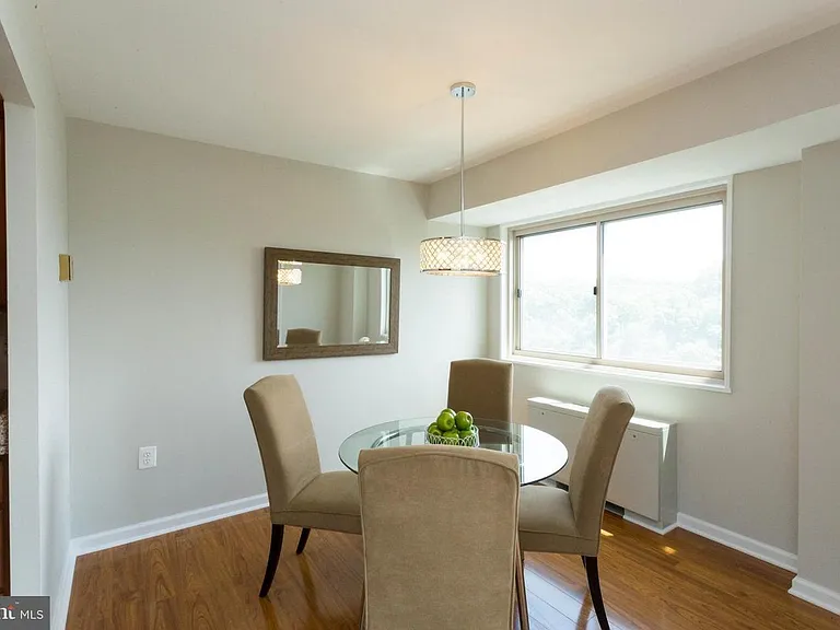 2500 N Van Dorn St #1028 — Photo 4