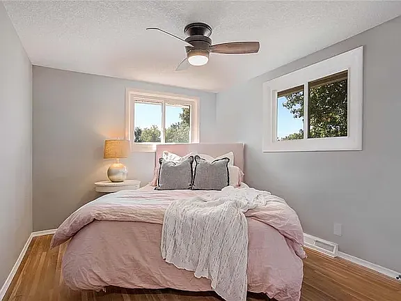 5805 N Colrain Ave — Photo 9