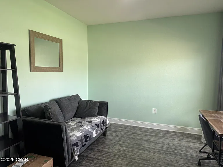 806 Cason Dr — Photo 2