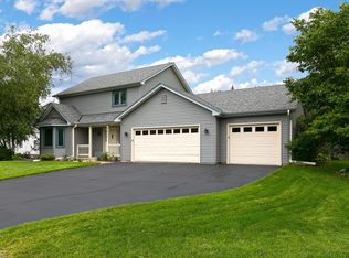 9871 Tree Farm Rd, Eden Prairie, MN 55347