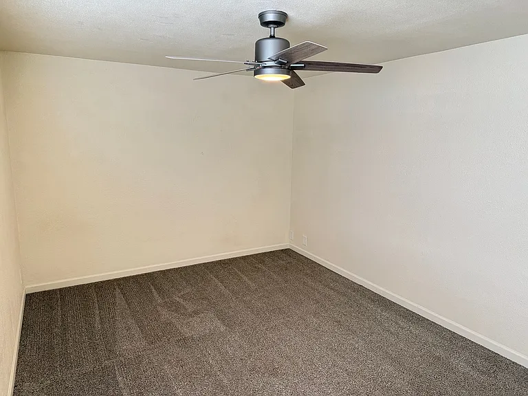 4432 Fergus Ave — Photo 31