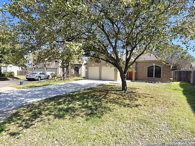 3 bed, 2.0 bath, 1640 sqft, $1,875 — Photo 2