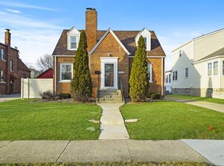 3268 N Schultz Dr, Lansing, IL