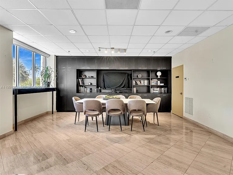 6422 Collins Ave #701 — Photo 46