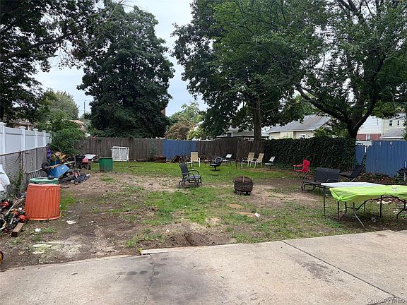 3rd image of 88 Colonial Avenue