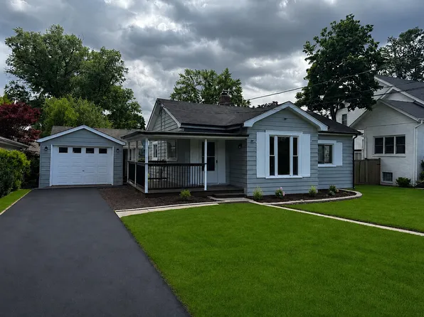 722 E Indiana St, Wheaton, IL 60187
