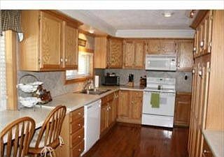 1st image of 5 Crestview Dr