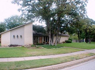 3913 Buckner Ct, Bedford, TX 76021