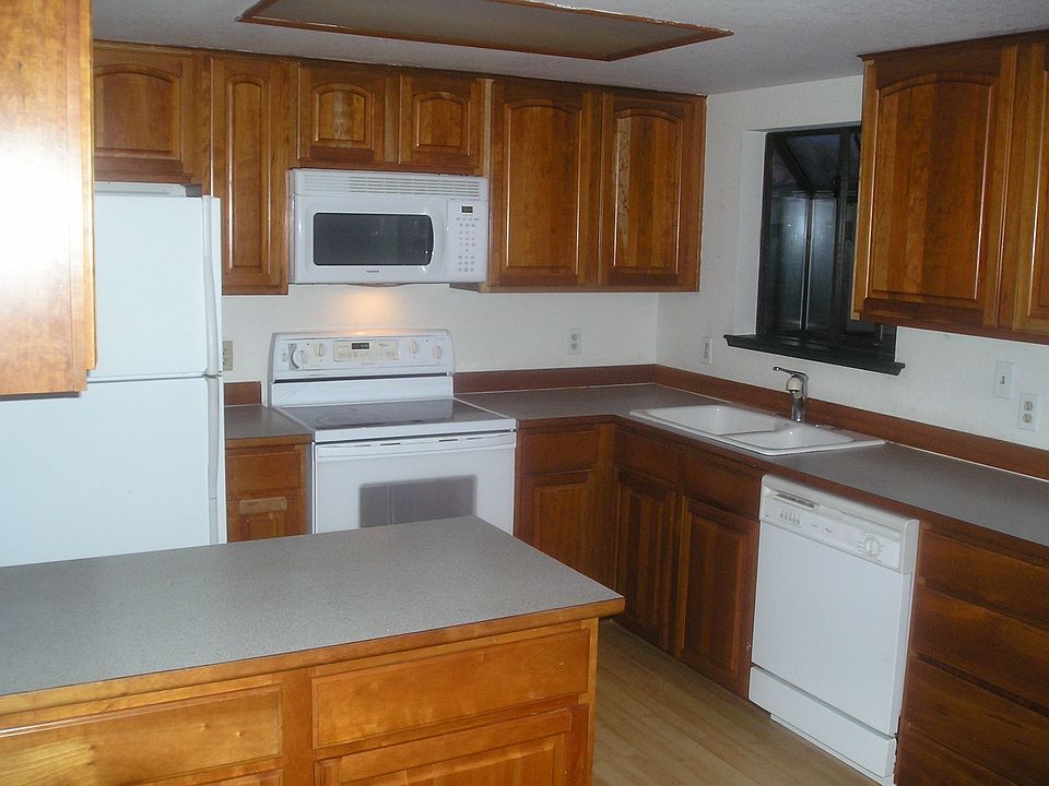 Kitchen with island