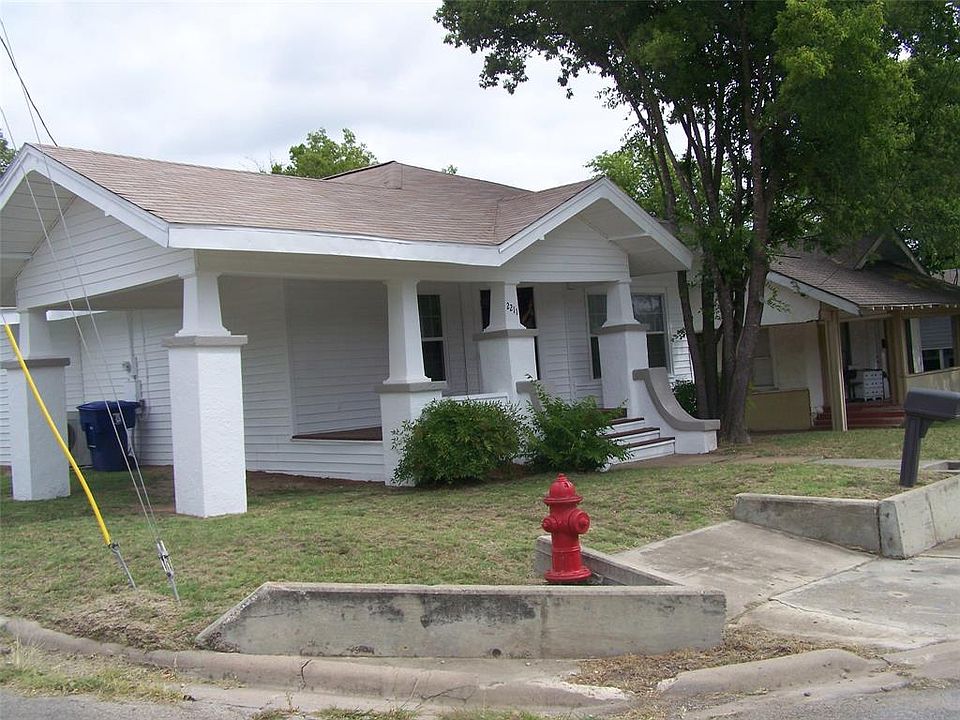 1st image of 2211 Coggin Ave